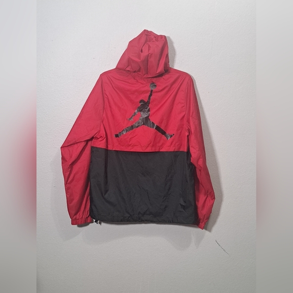 Nike Air Jordan Essentials Woven Men's Jacket in Red and Black, Size M. - Picture 14 of 16